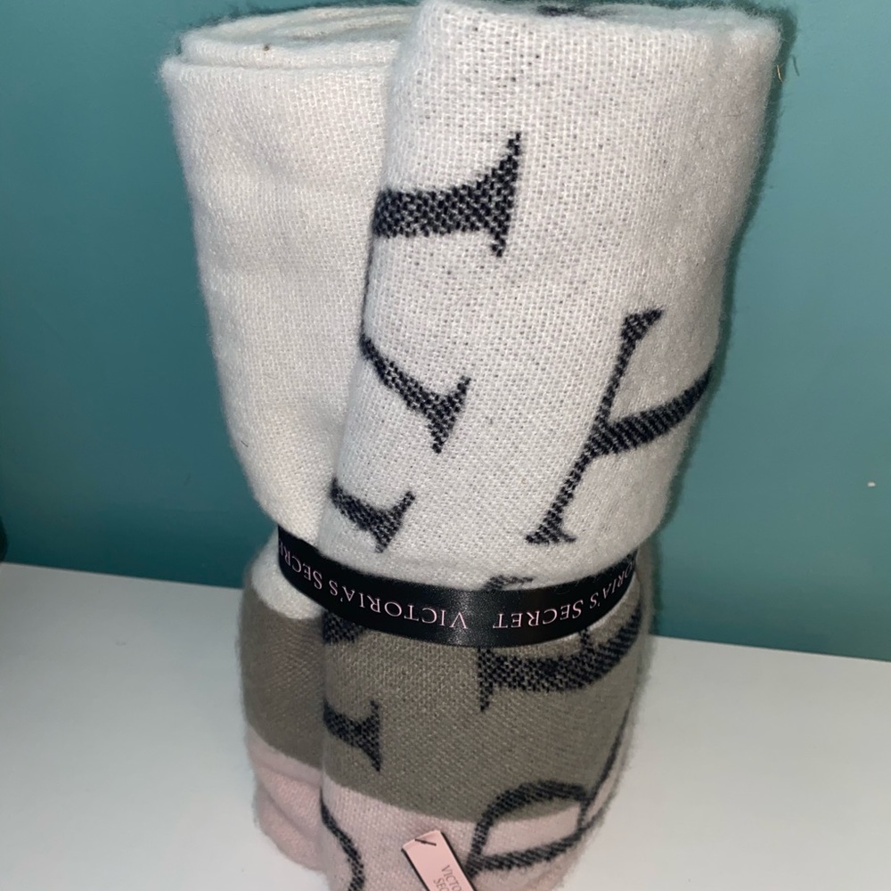 Victoria secret blanket